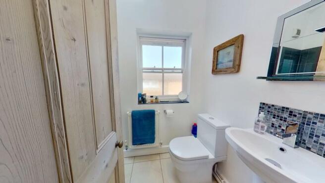 EN SUITE SHOWER ROOM