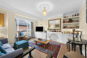 Flat 27, Woodside House, Woodside, London SW19 7QN