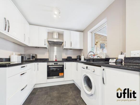 2 bed Semi-Detached for sale Image 2