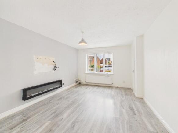 3 bed Semi-Detached for sale Image 6