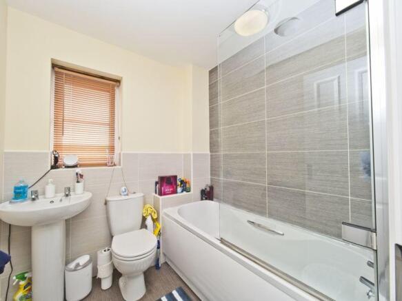 Family Bathroom 