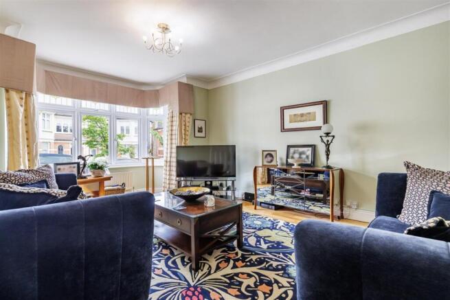 11 Queens Ave (3).jpg