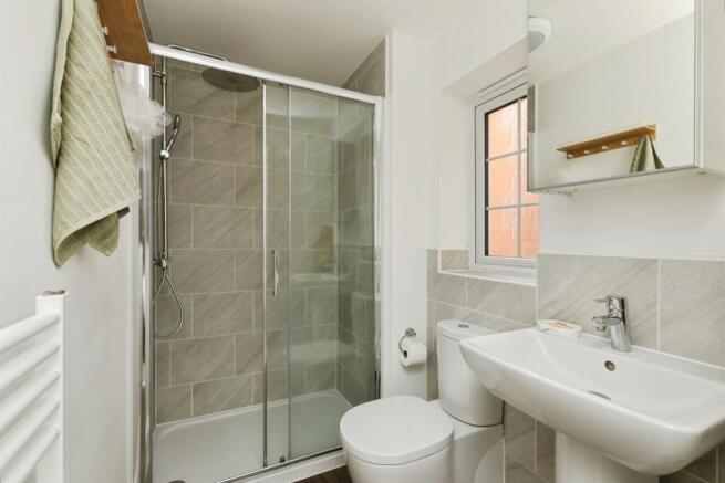 4 bed Detached for sale Image 10