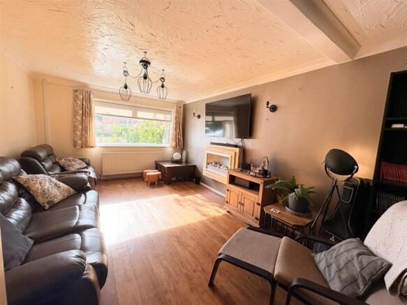 Living Room 2.jpg