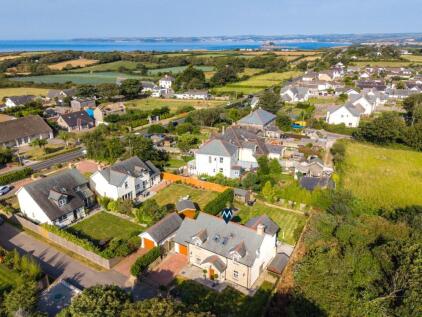 Rosudgeon, Impressive five bed family home