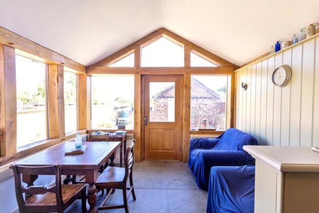 2 bed Terraced for sale Image 8