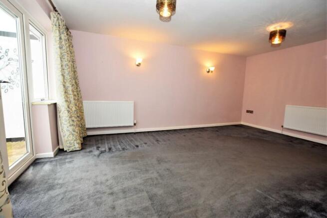 Sitting Room 1.JPG