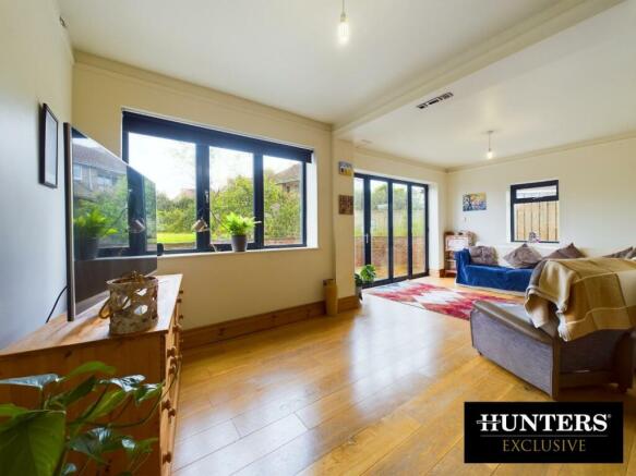 5 bed Detached for sale Image 12