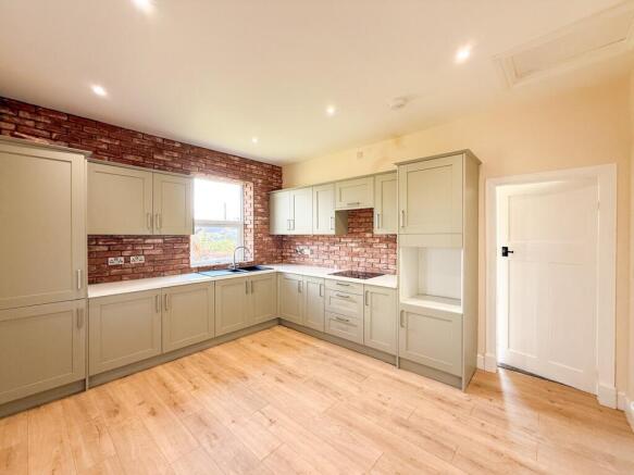 Oldfield Road, Honley, Holmfirth, HD9 photo 4