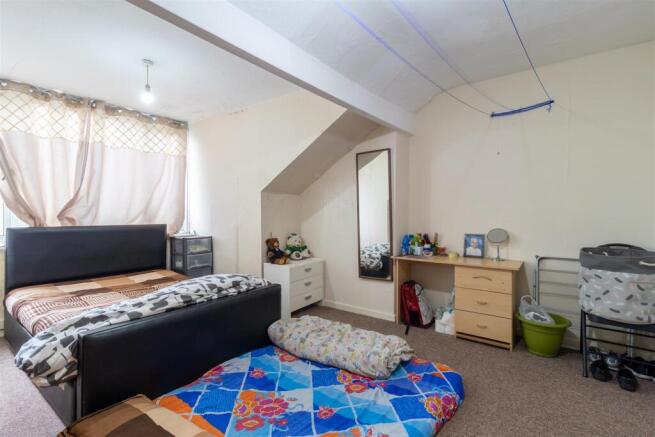 3 bed House to rent Image 5