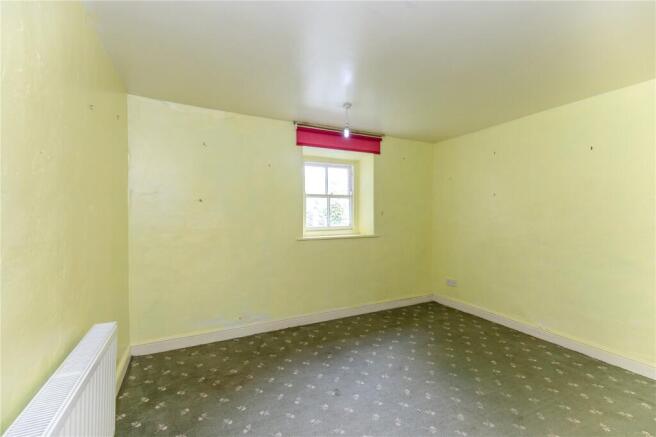 4 bed Semi-Detached for sale Image 8