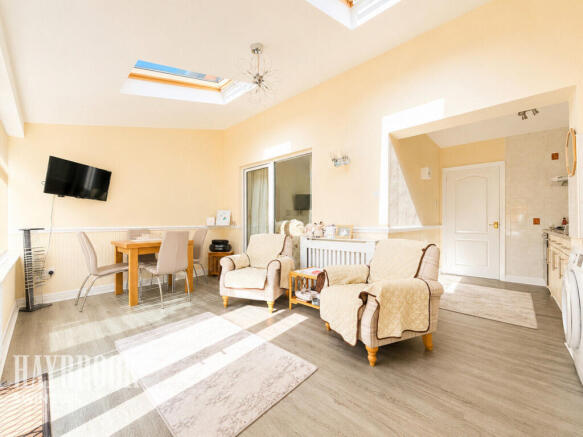 3 bed Semi-Detached for sale Image 7