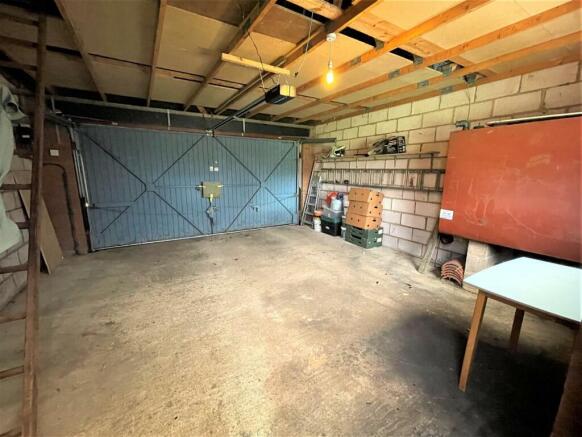 GARAGE.JPG