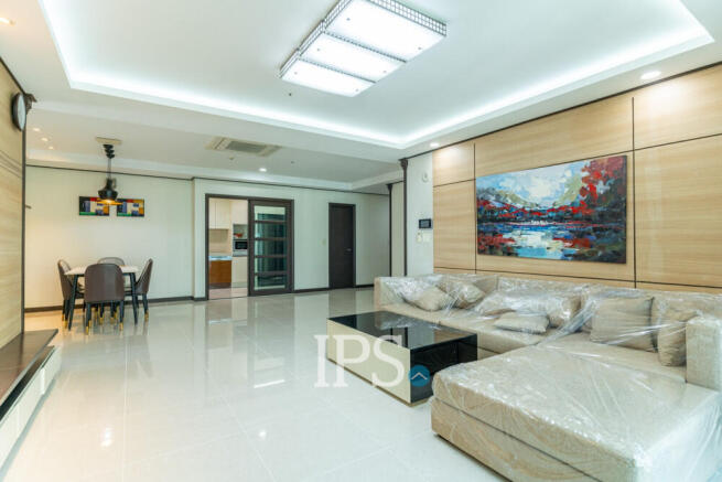 27th Floor 3 Bedroom Condo For Sale - Decastle Royal, BKK1,  Phnom Penh
