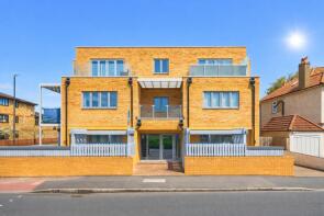 Flat 6, 187 Bayeaux House, Commonside East, Mitcham CR4 1HB