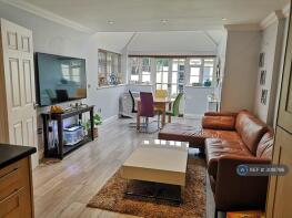 Flat 4a, 90 Great Austins House, Tilford Road, Farnham GU9 8DS