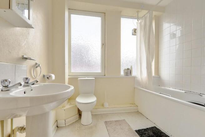 18 bed Block of Apartments for sale Image 8