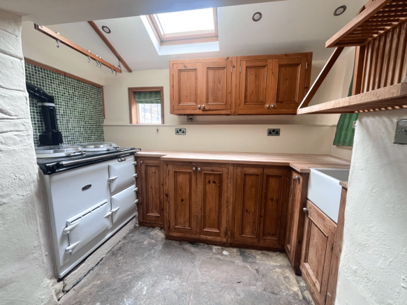 3 bed Not Specified to rent Image 5