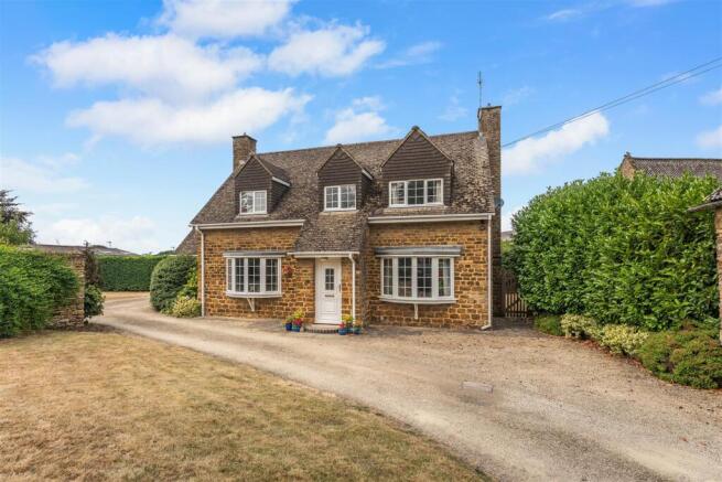 11 Bulls Lane, Kings Sutton-3.jpg