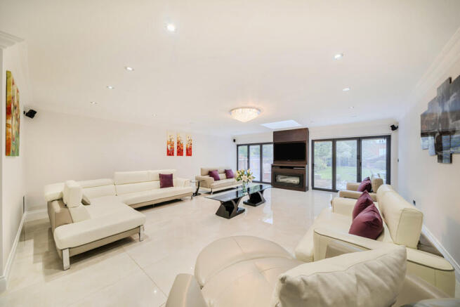 1358402-1-68e0136...