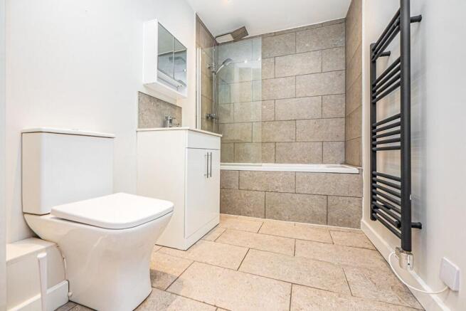 2 bed Apartment to rent Image 5