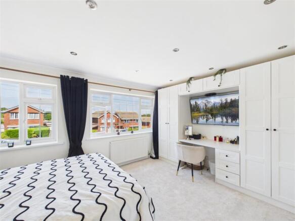 4 bed Detached for sale Image 11