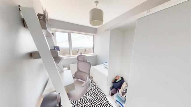 4 bed Terraced to rent Image 7