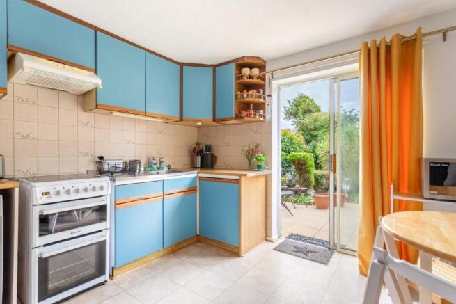 kitchen (2).jpg