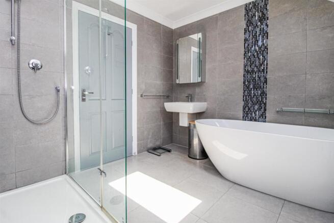 BATHROOM/W.C.