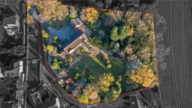 5 bed Detached for sale Image 4