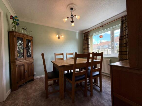 5 bed Detached for sale Image 4