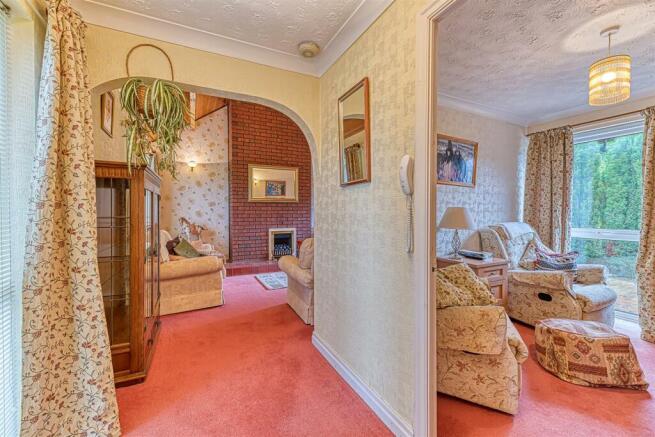 Lounge/Sitting Room