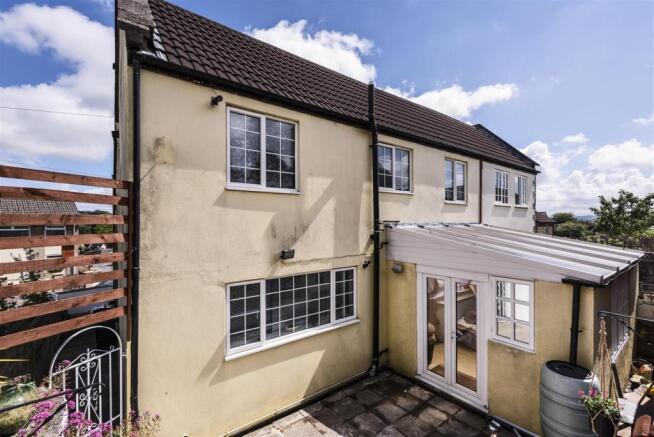 2 Butterbuildings House, Woodborough Road, Radstoc