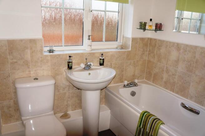 FAMILY BATHROOM