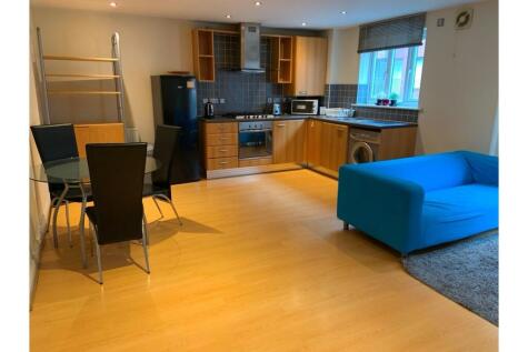 Stretford Road, Manchester, M15
