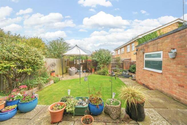 86 The Sale, Daventry