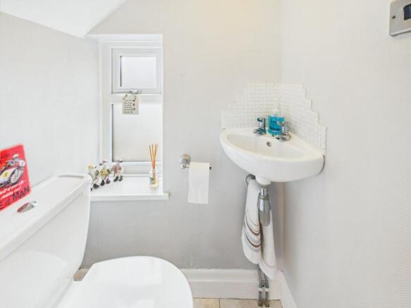 3 bed Semi-Detached for sale Image 4