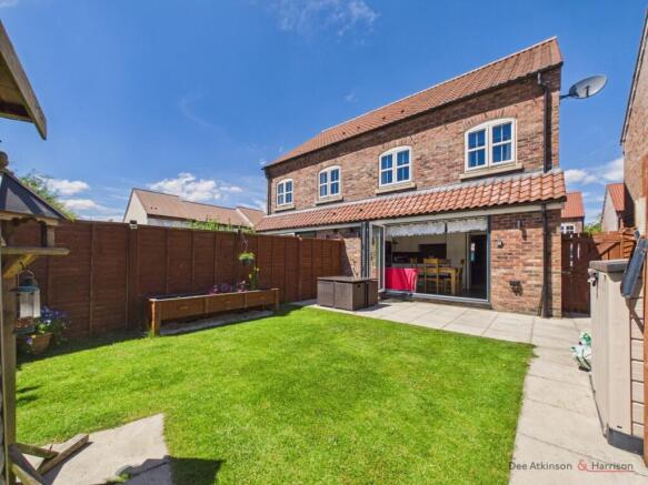 3 bed Semi-Detached for sale Image 4
