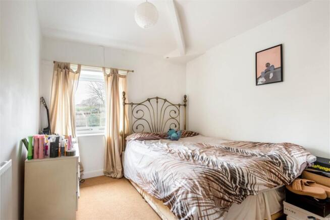 2 bed Semi-Detached to rent Image 7
