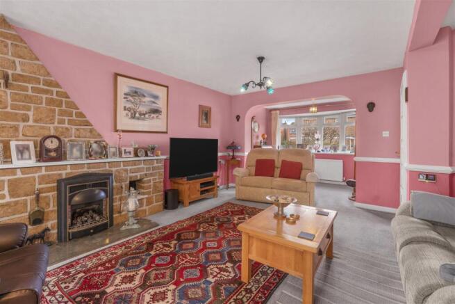 2 Hazeldene Gardens, Banbury-8.jpg