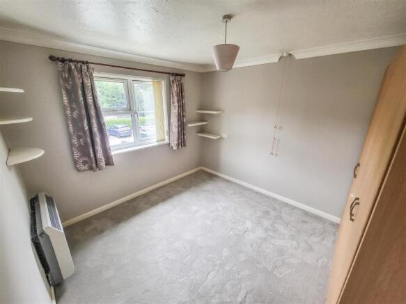 2-30 Oakham Court - Bedroom.jpg