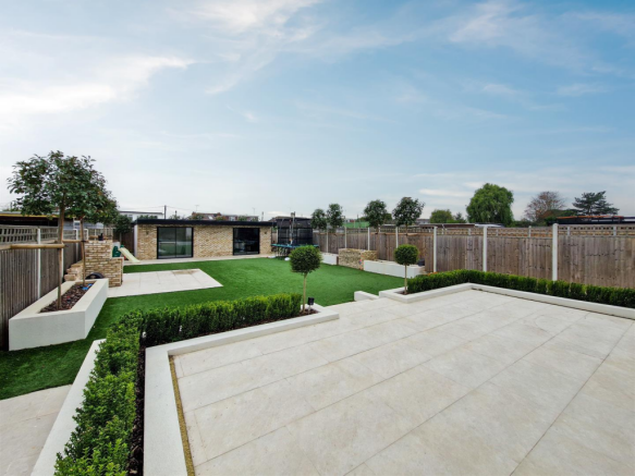 superb rear garden