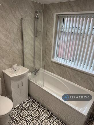 2 bed Terraced to rent Image 11