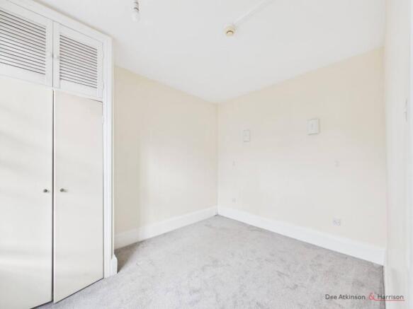 1 bed Flat for sale Image 6