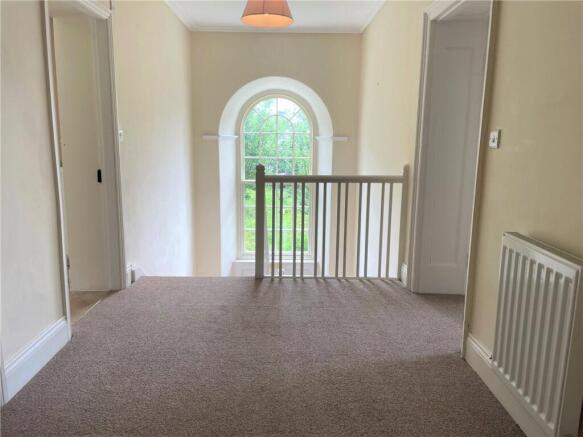 4 bed Detached to rent Image 11