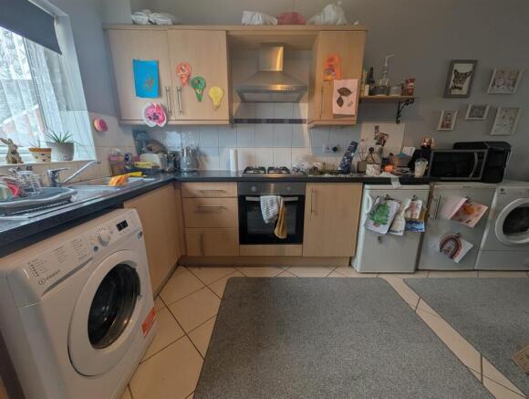 Kitchen 1.jpeg