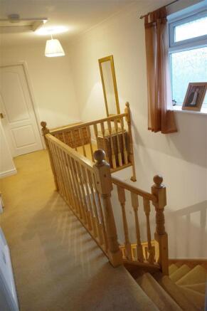FIRST FLOOR LANDING