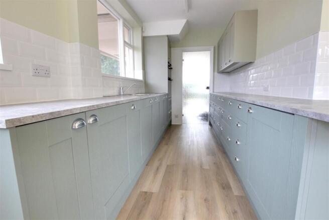 4 bed Semi-Detached for sale Image 9