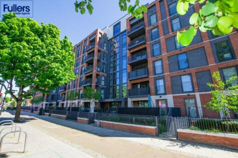 City House, Green Lanes, London