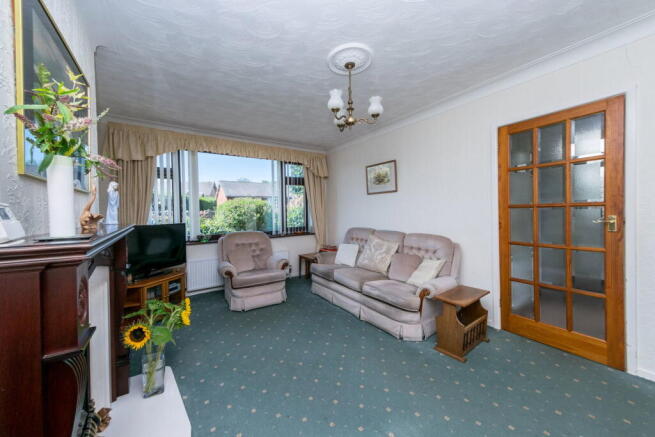 2 bed Semi-Detached Bungalow for sale Image 7